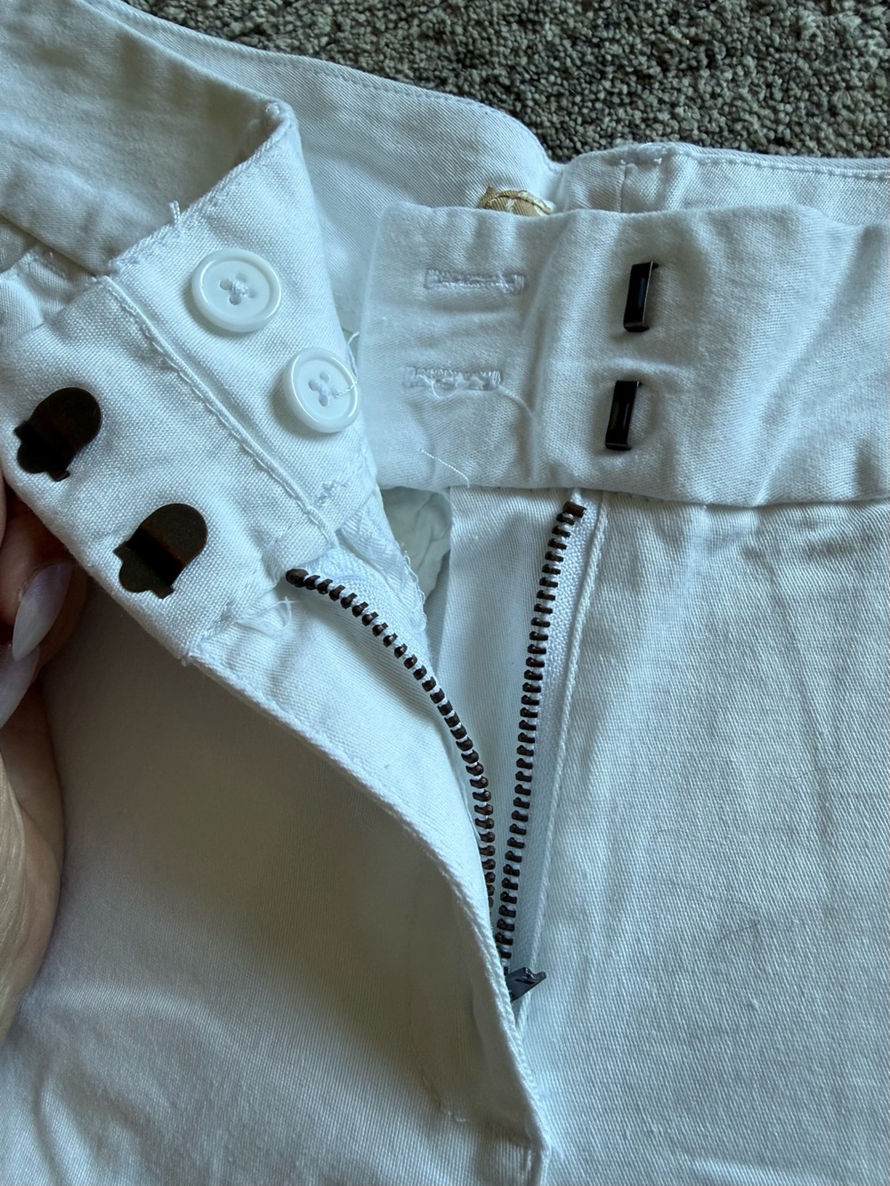 Hybrid & company White Women's Bermuda Shorts - Picture 2 of 8